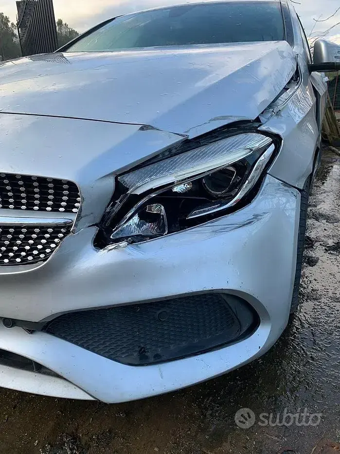 Usata Mercedes 220 170 CV (125 kW) 2016 Grigio Berlina