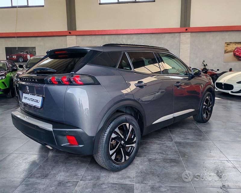 Usata Peugeot 2008 Allure 102 CV (75 kW) 2021 Grigio SUV