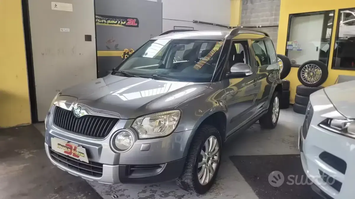 Usata Skoda Yeti Active 105 CV (77 kW) 2012 Grigio SUV