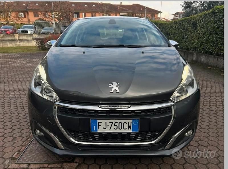 Usata Peugeot 208 Allure 110 CV (80 kW) 2018 Utilitaria