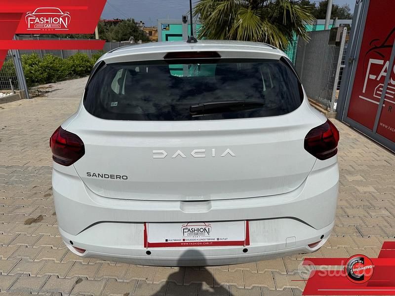 Usata Dacia Sandero Essentiel 101 CV (74 kW) 2024 Bianco Berlina