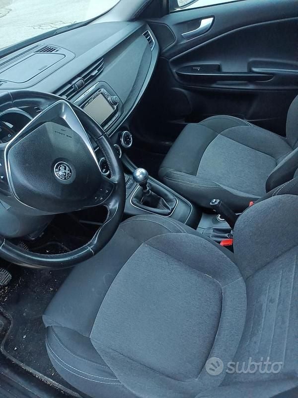 Usata Alfa Romeo Giulietta 120 CV (88 kW) 2017 Grigio Utilitaria