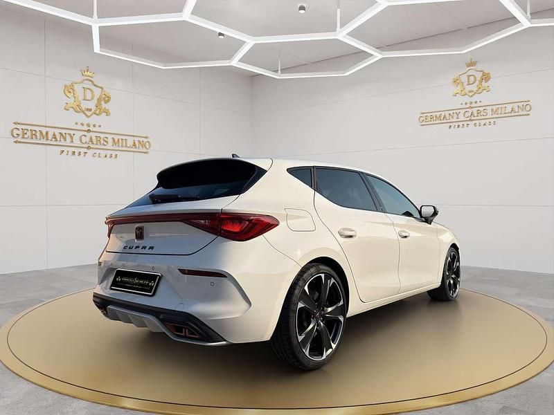 Usata Cupra Leon VZ2 150 CV (110 kW) 2022 Bianco metallizzato Berlina