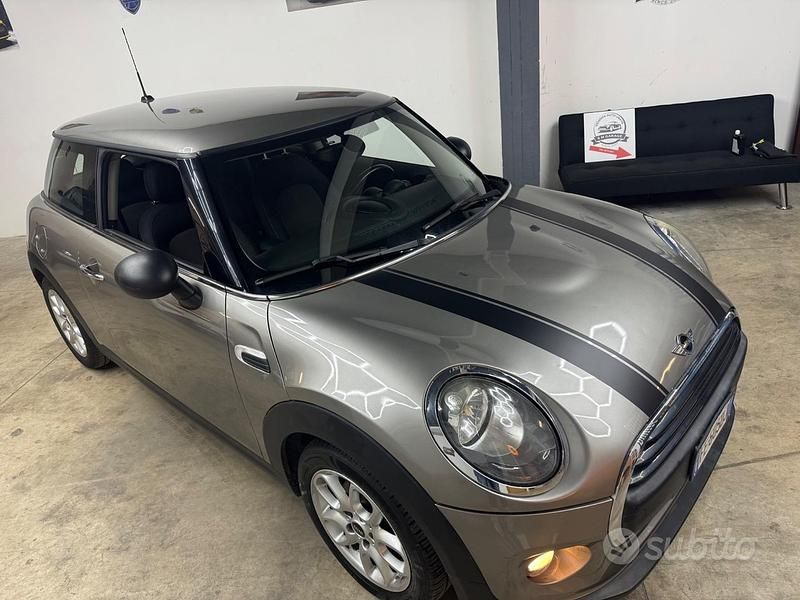 Usata Mini Cooper 95 CV (69 kW) 2016 Grigio Utilitaria