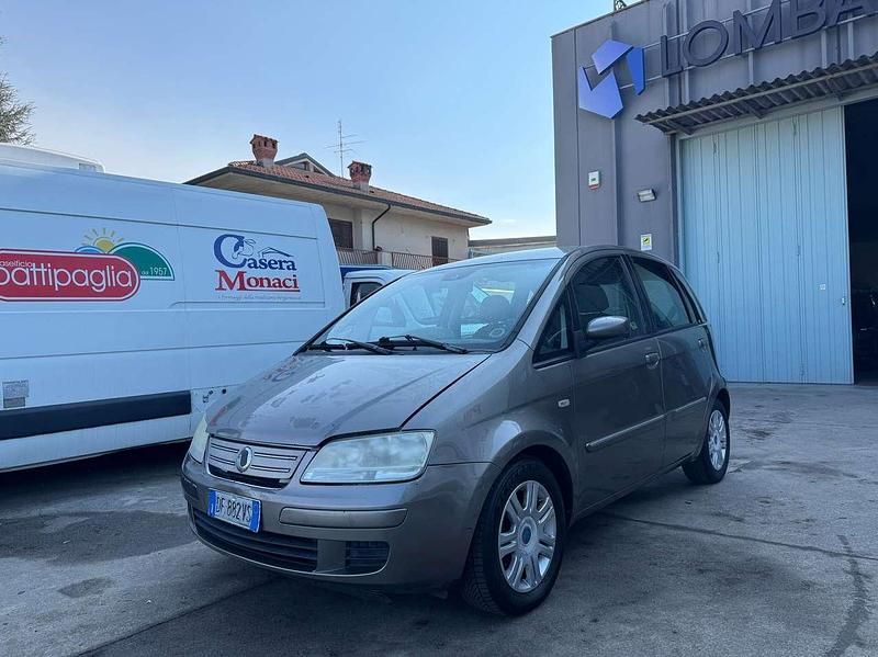 Usata Fiat Idea 77 CV (56 kW) 2006 Grigio Monovolume