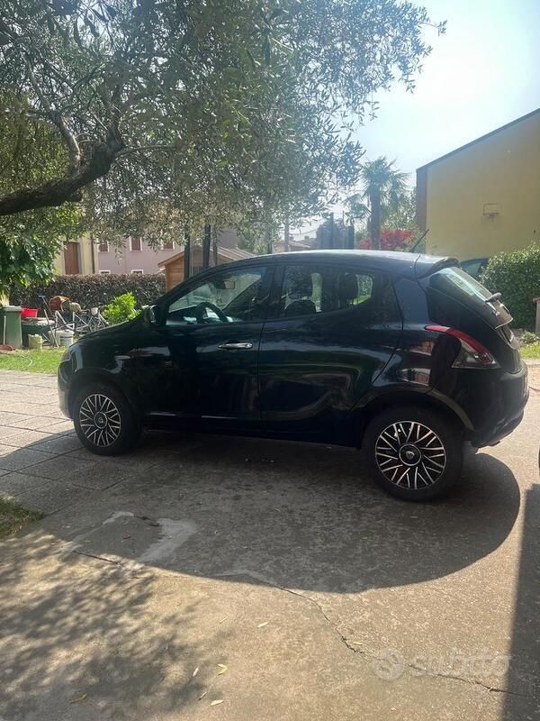 Usata Lancia Ypsilon 2014 Nero Utilitaria
