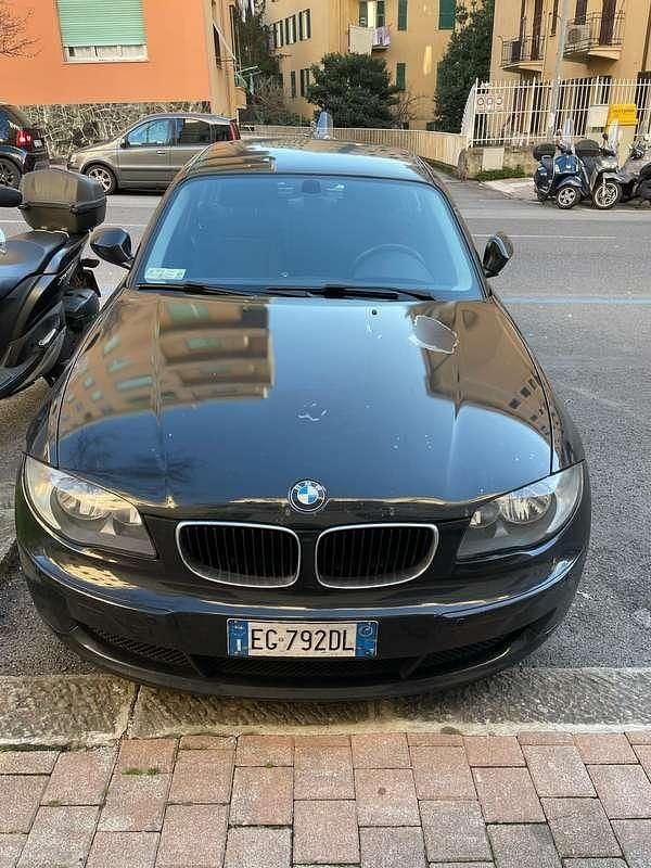 Nero Usata 2010 BMW 116 Due volumi | 5500 € (Buon prezzo) - Immagine 1/4
