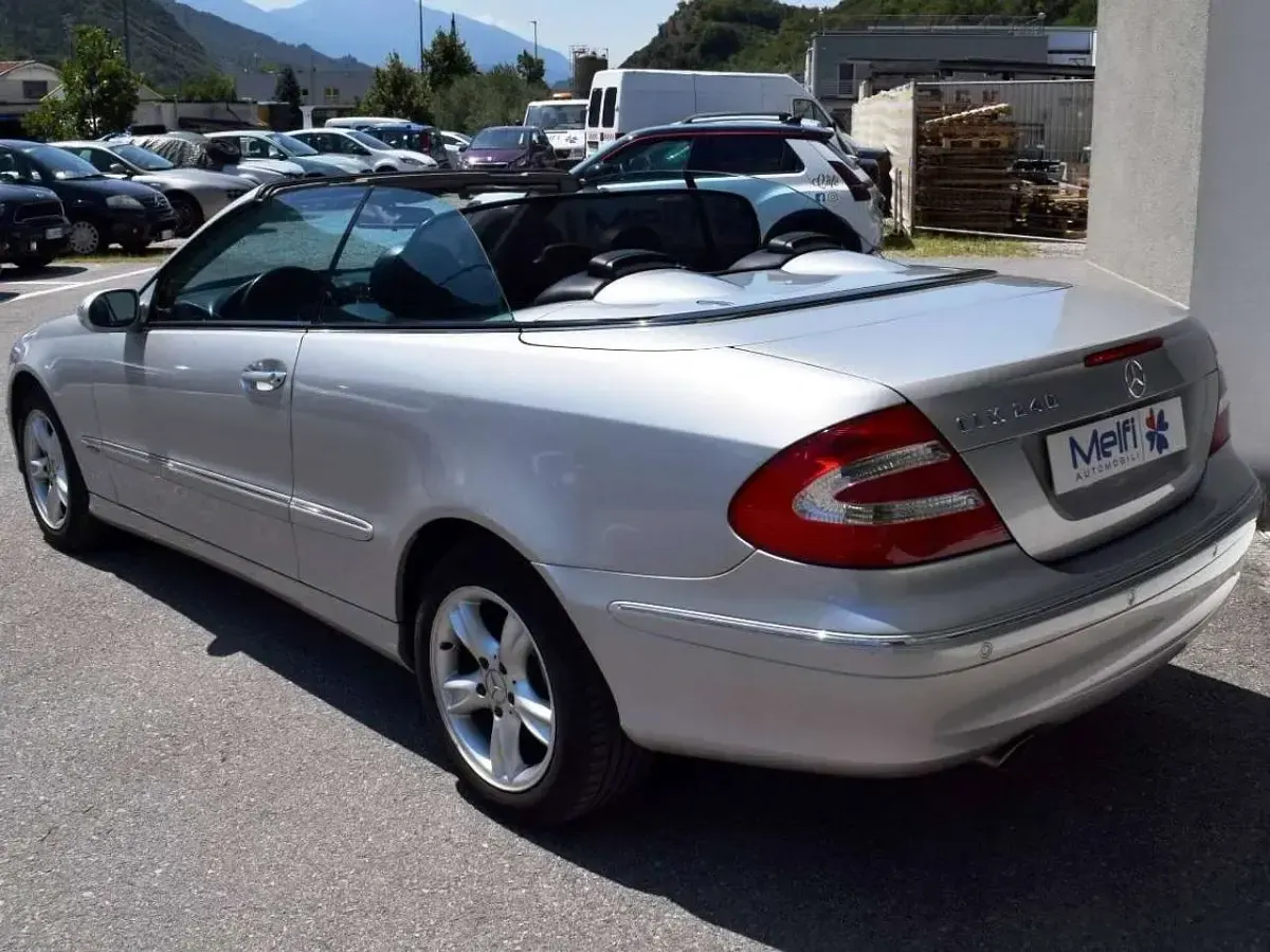 Usata Mercedes CLK240 Avantgarde 170 CV (125 kW) 2005 Argento Cabrio