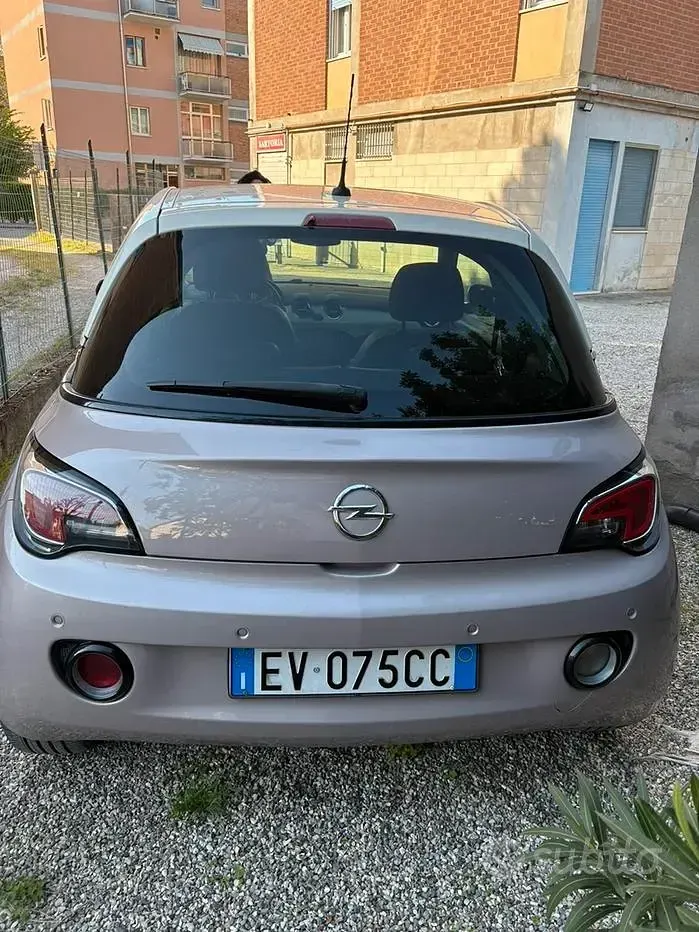 Usata Opel Adam 87 CV (63 kW) 2014 Utilitaria