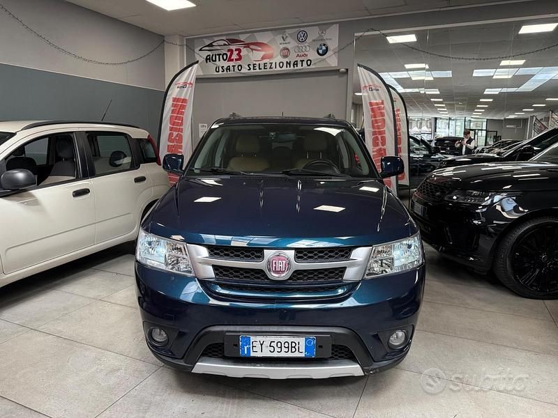 Usata Fiat Freemont Lounge 170 CV (125 kW) 2015 Blu SUV