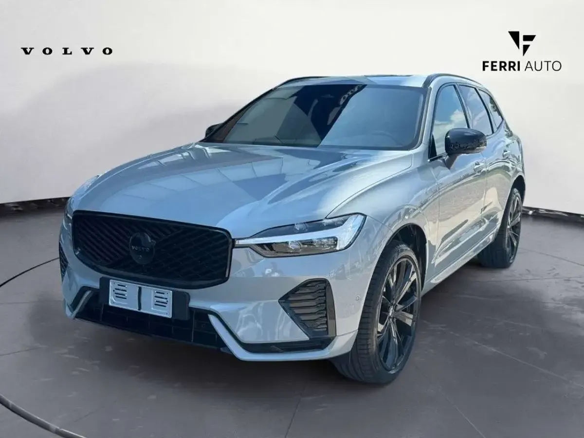 Nuova Volvo XC60 Plus 250 CV (183 kW) 2026 Grigio SUV