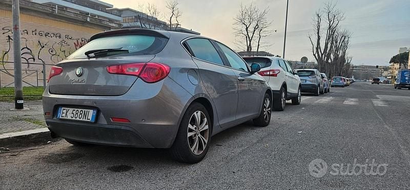 Usata Alfa Romeo Giulietta Distinctive 2011 Grigio Utilitaria