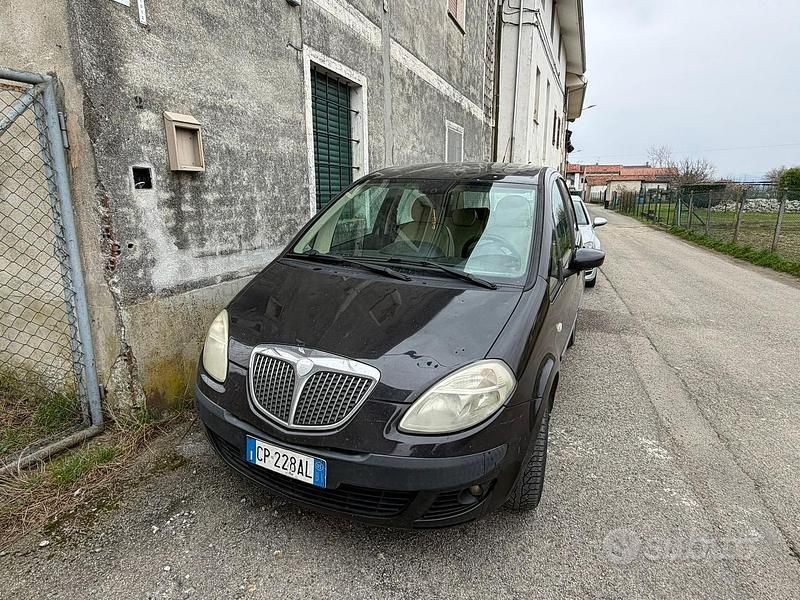 Usata Lancia Musa 2007 Nero Monovolume