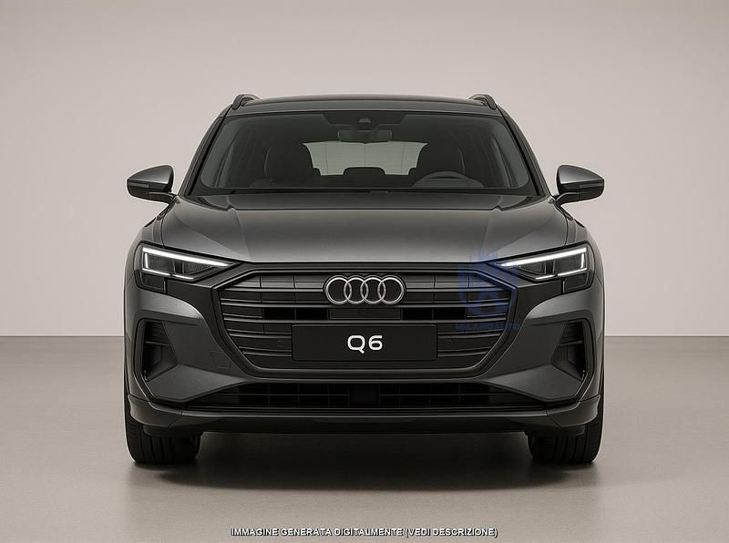 Usata Audi Q6 e-tron Ambiente 185 kW (252 CV) 2025 Grigio SUV