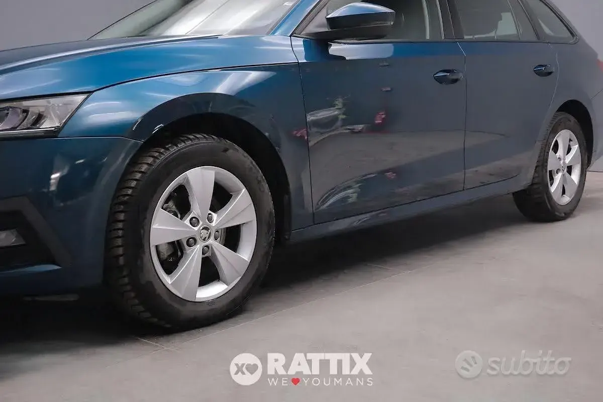Usata Skoda Octavia Executive 150 CV (110 kW) 2023 Blu Station wagon