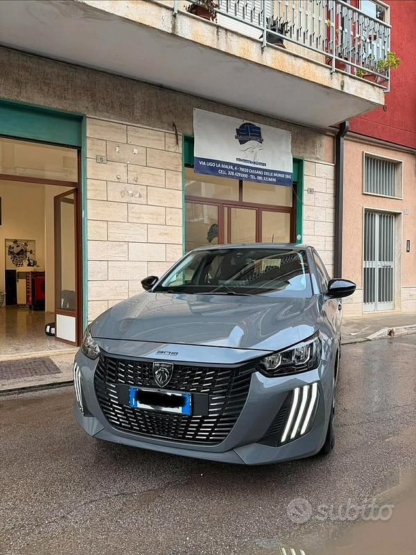 Usata Peugeot 208 Active 74 CV (54 kW) 2024 Grigio Utilitaria