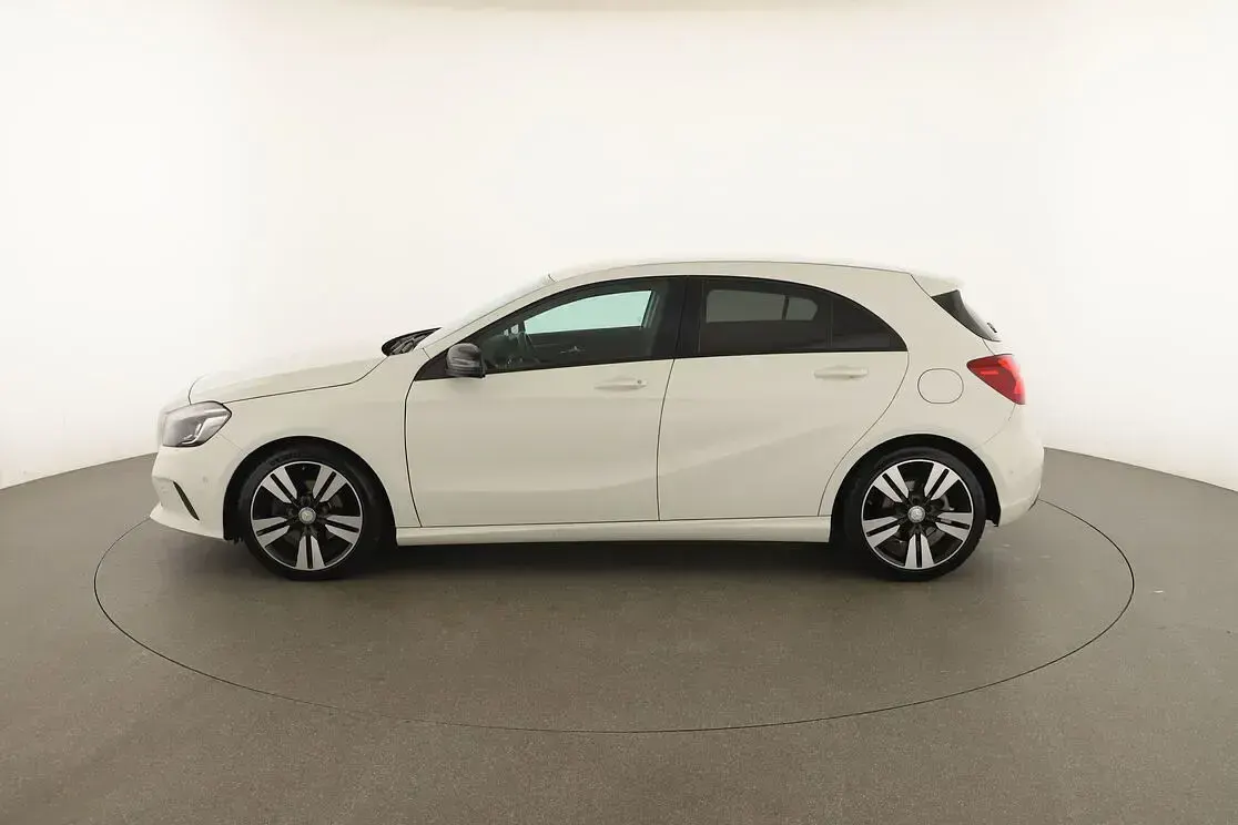 Usata Mercedes A200 Urban 136 CV (100 kW) 2017 Bianco Utilitaria