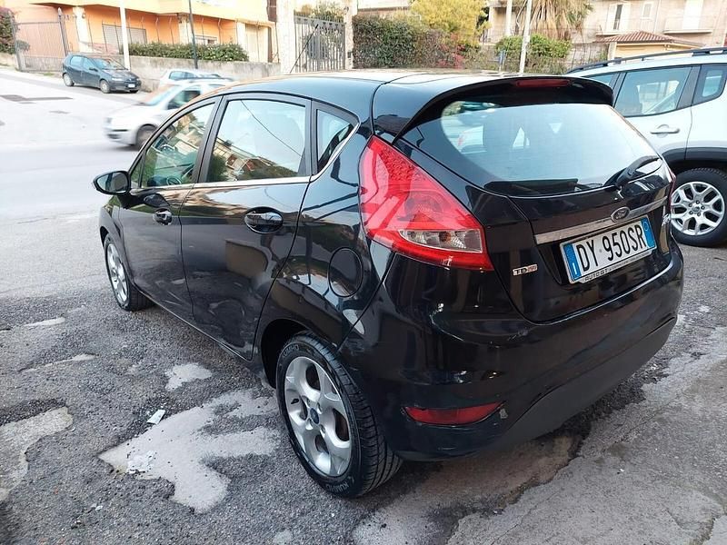 Usata Ford Fiesta Titanium 90 CV (66 kW) 2009 Nero Berlina
