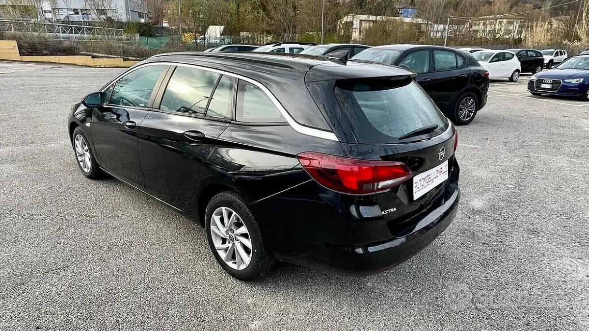 Usata Opel Astra 110 CV (80 kW) 2018 Nero Station wagon