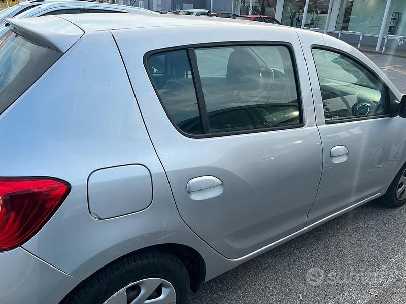 Usata Dacia Sandero 73 CV (53 kW) 2017 Grigio Utilitaria