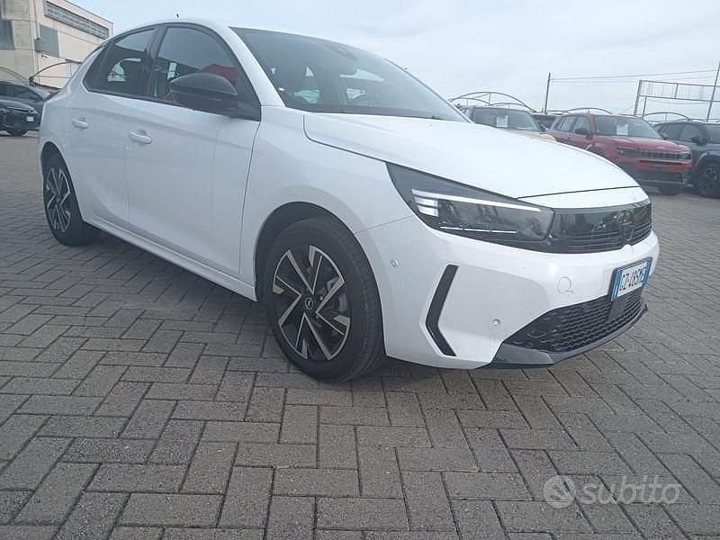 Usata Opel Corsa 101 CV (74 kW) 2025 Bianco Utilitaria