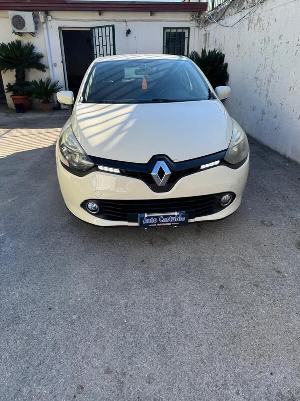 Usata Renault Clio IV 73 CV (53 kW) 2015 Beige Berlina