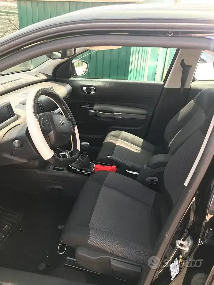 Usata Citroën C4 Cactus 82 CV (60 kW) 2020 Nero Utilitaria