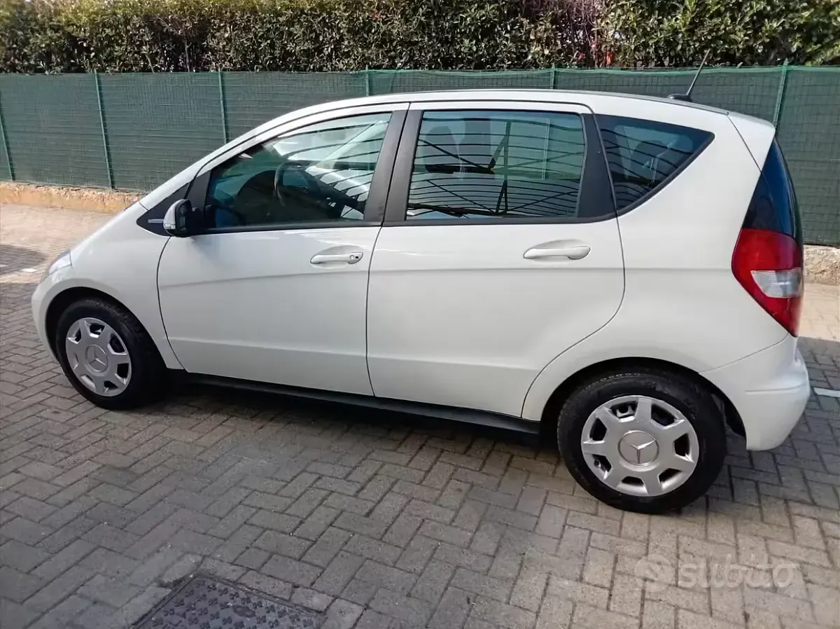 Usata Mercedes A160 Elegance 95 CV (69 kW) 2011 Bianco Utilitaria