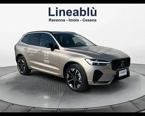Usata Volvo XC60 Ultra 250 CV (183 kW) 2025 Oro SUV