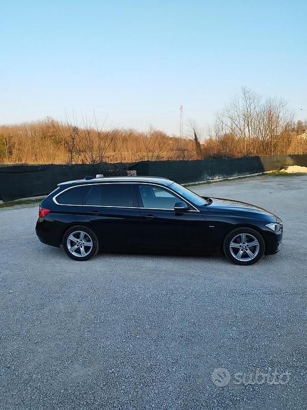 Usata BMW 320 Luxury Line 184 CV (135 kW) 2014 Nero Station wagon