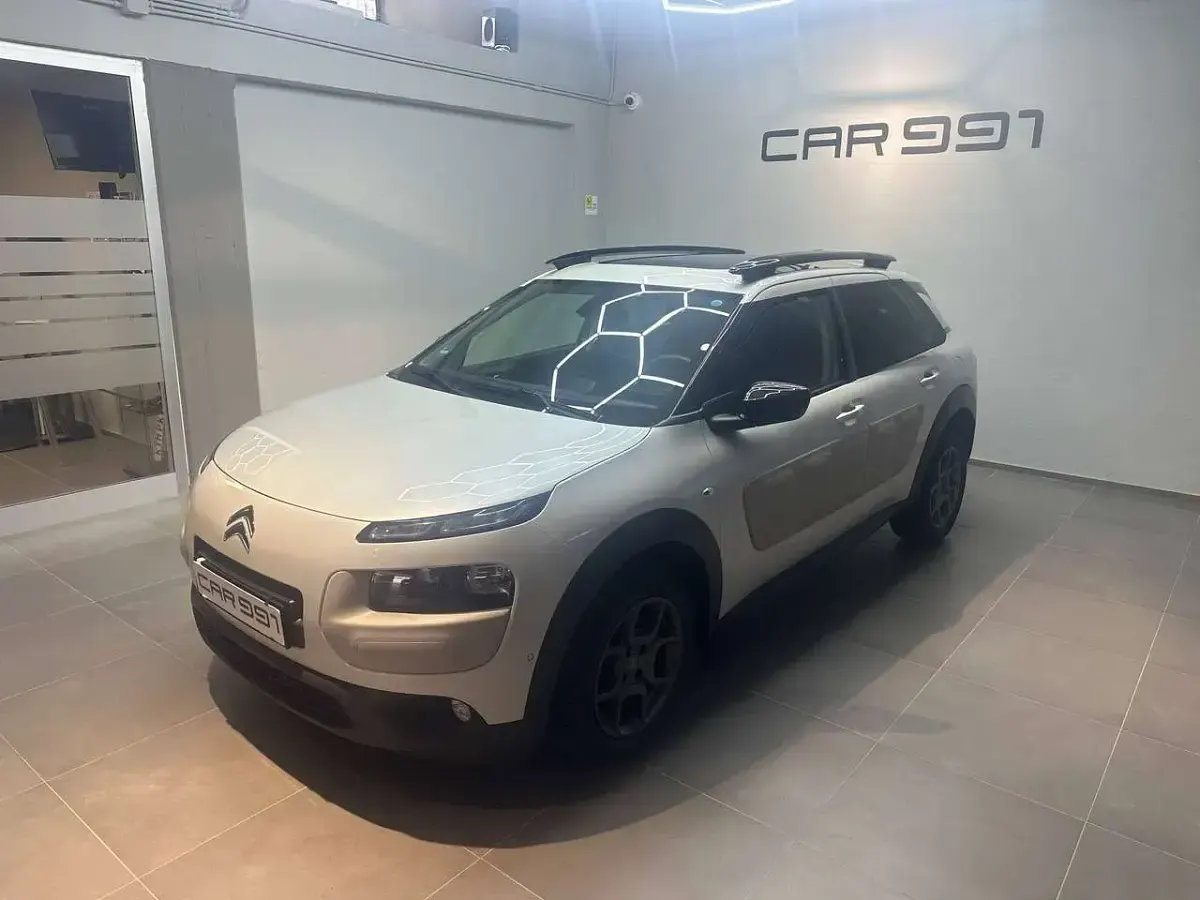 Usata Citroën C4 Shine 99 CV (72 kW) 2017 Perlato metallizzato SUV