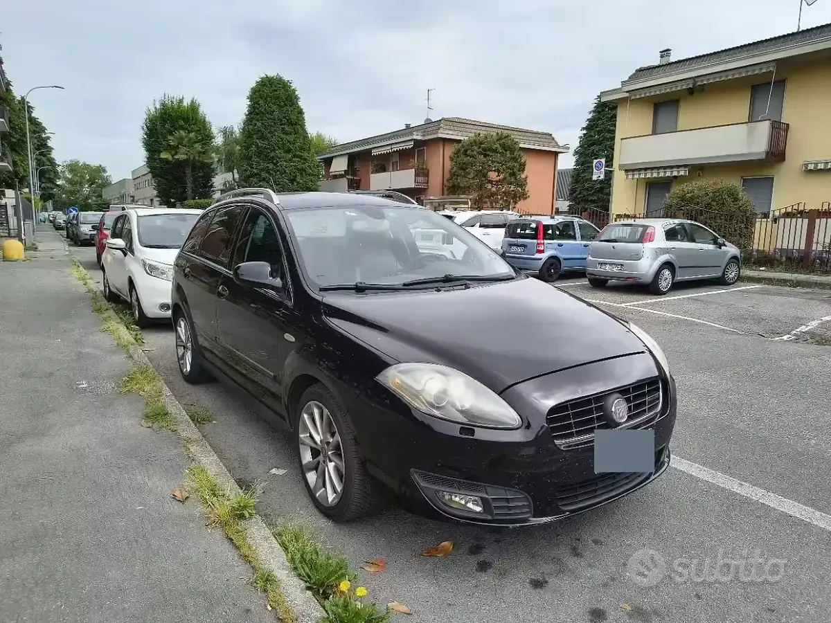Usata Fiat Croma 150 CV (110 kW) 2008 Nero Station wagon