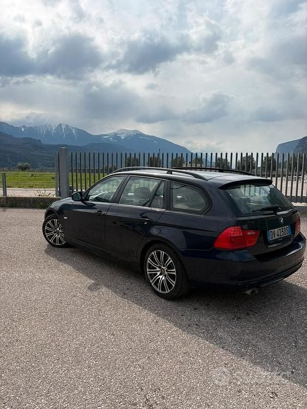 Usata BMW 318 143 CV (105 kW) 2008 Blu Station wagon