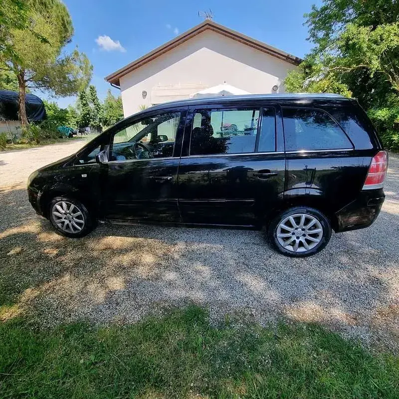 Usata Opel Zafira Comfort 97 CV (71 kW) 2008 Monovolume