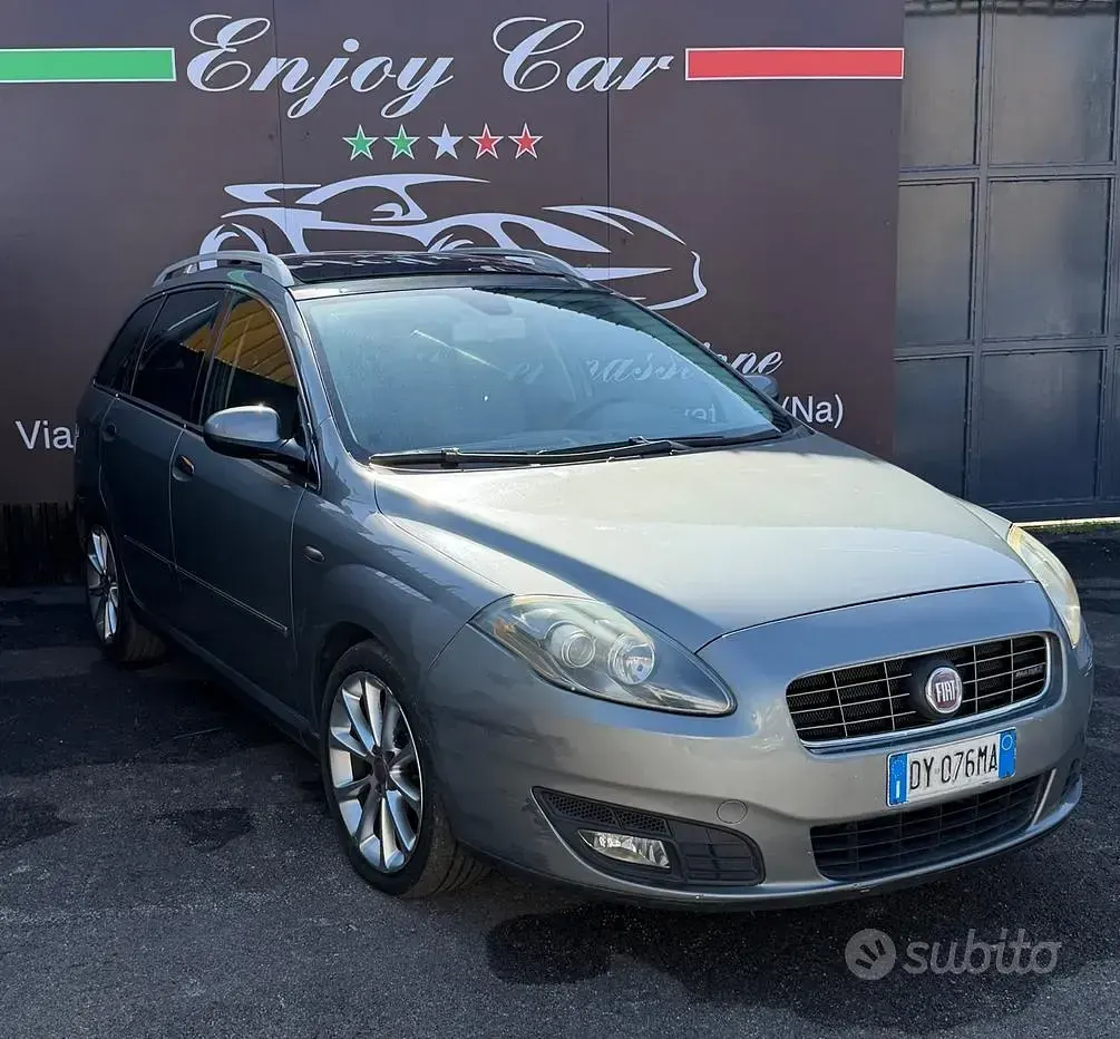 Usado Fiat Croma Emotion 150 HP (110 kW) 2009 Cinzento Carrinha