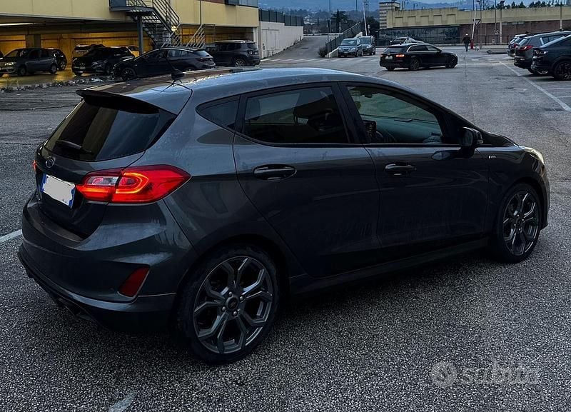 Begagnad Ford Fiesta ST-Line 86 HK (63 kW) 2018 Grå Sedan