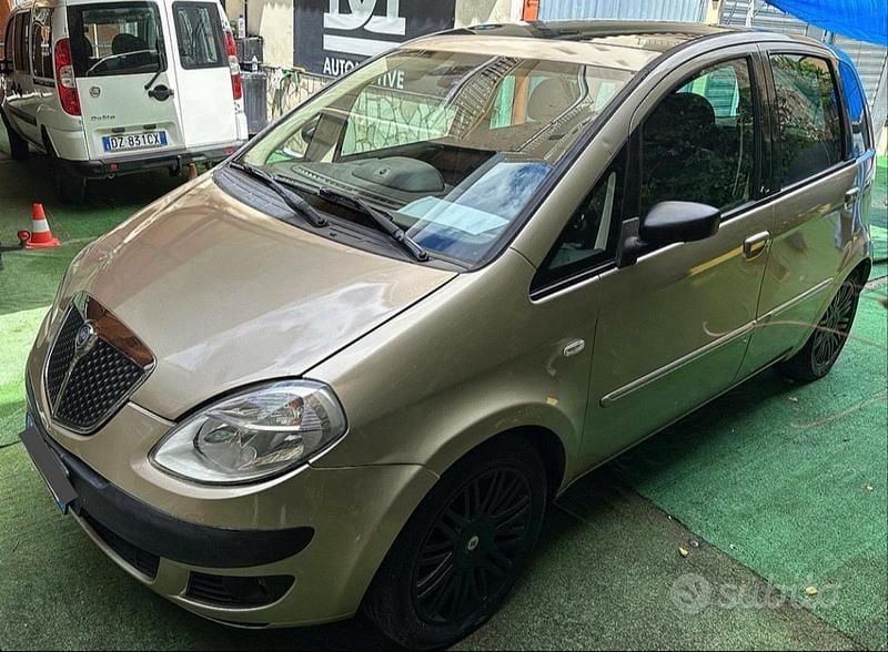 Marrone Usata 2009 Lancia Musa Monovolume | 3750 € (Ottimo prezzo) - Immagine 1/4