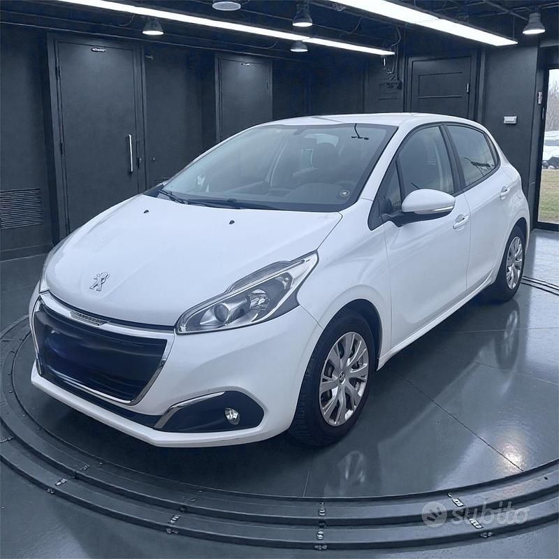 Usata Peugeot 208 Allure 68 CV (50 kW) 2016 Bianco Utilitaria