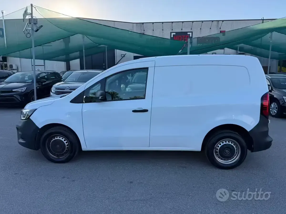 Usata Renault Kangoo Edition One 95 CV (69 kW) 2022 Bianco Monovolume