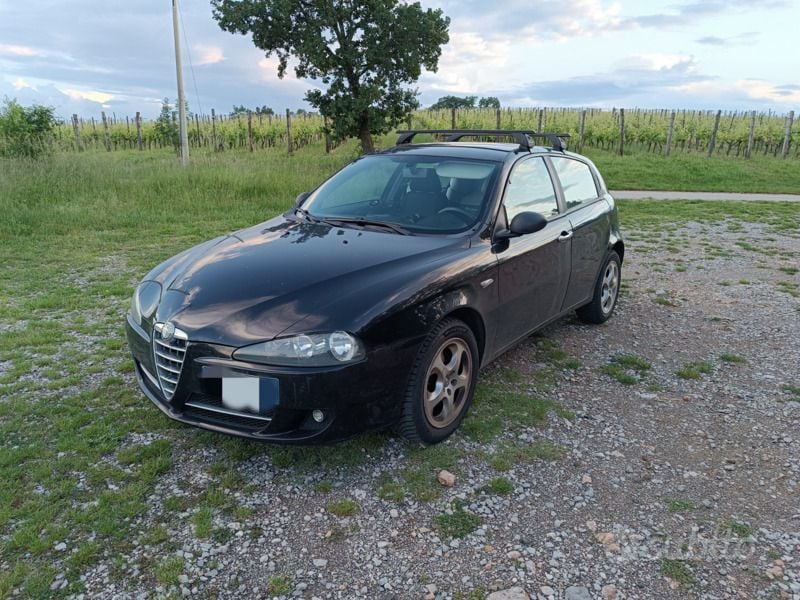 Nero Usata 2007 Alfa Romeo 147 Due volumi | 600 € (Super prezzo) - Immagine 1/4