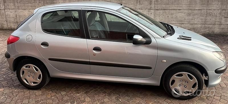 Usata Peugeot 206 2000 Utilitaria