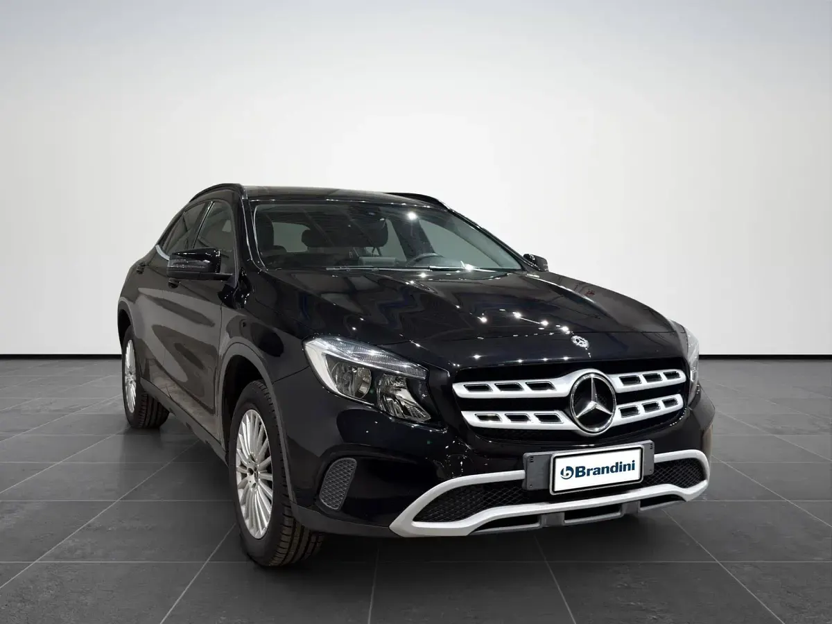 Usata Mercedes GLA180 Executive 109 CV (80 kW) 2017 Nero SUV