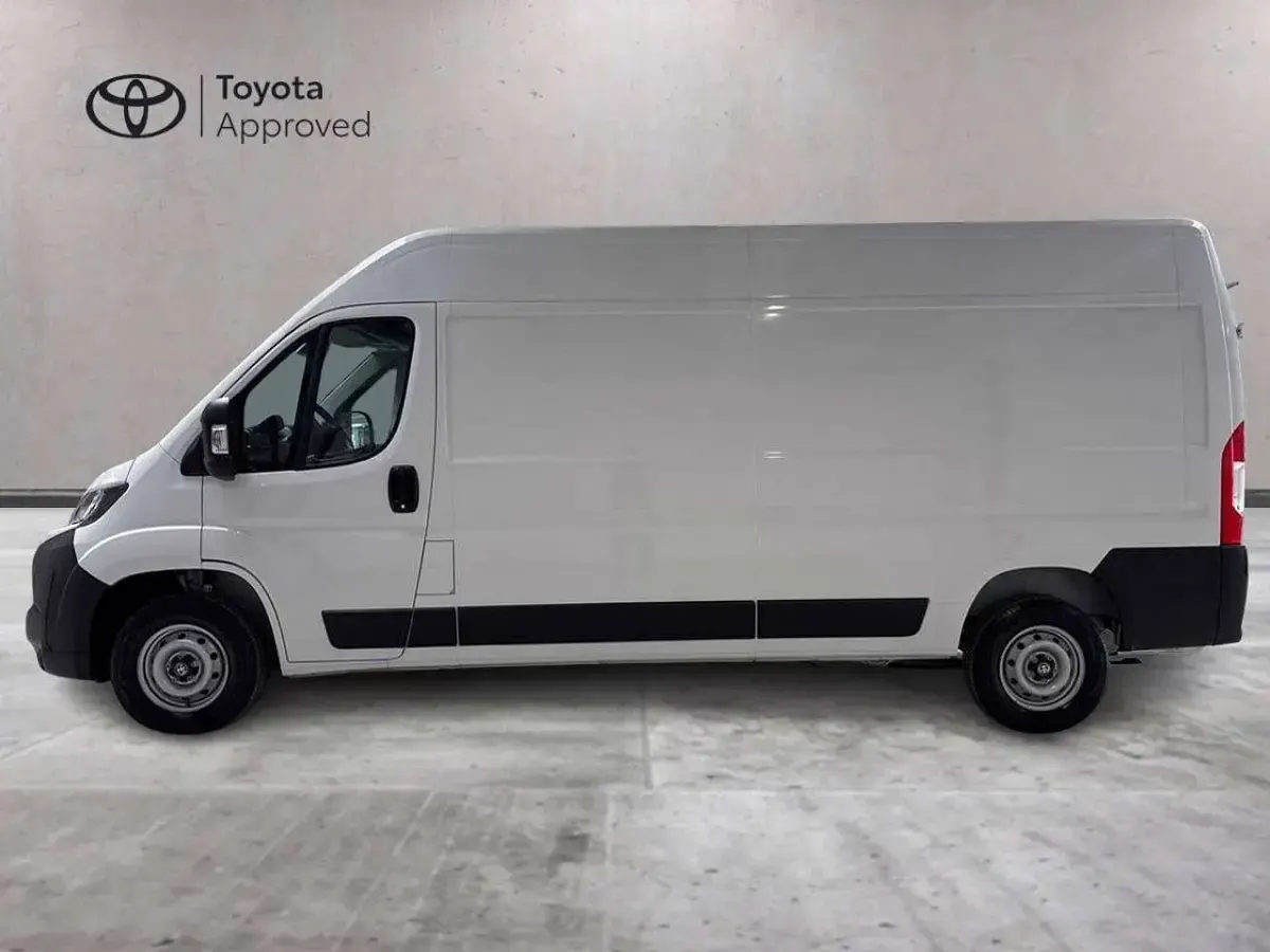 Usata Toyota Proace 140 CV (102 kW) 2025 Bianco Monovolume