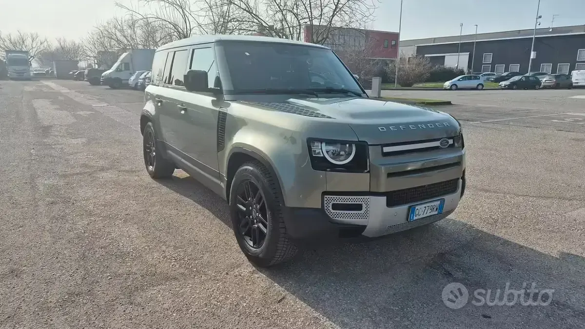 Usata Land Rover Defender 240 CV (176 kW) 2021 Verde SUV
