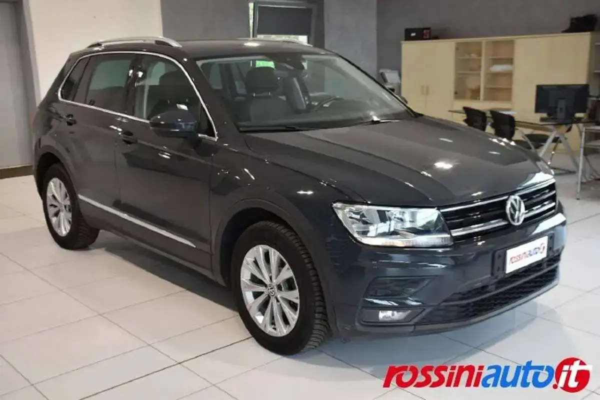 Usata VW Tiguan Business 150 CV (110 kW) 2020 Grigio urano SUV
