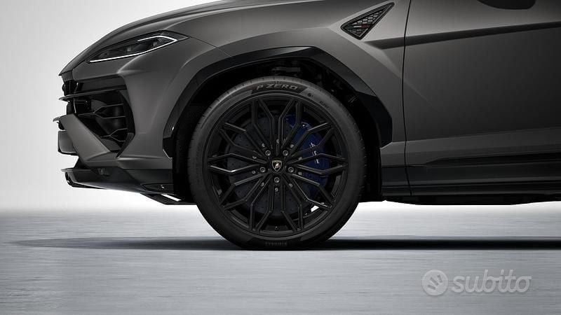 Nuova Lamborghini Urus 800 CV (588 kW) 2025 Gray SUV