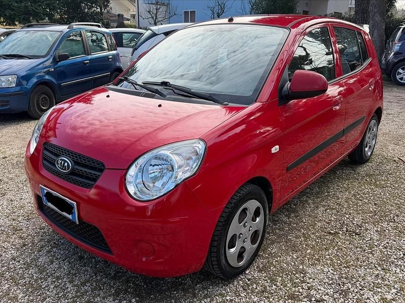 Usata Kia Picanto 59 CV (43 kW) 2009 Rosso Utilitaria