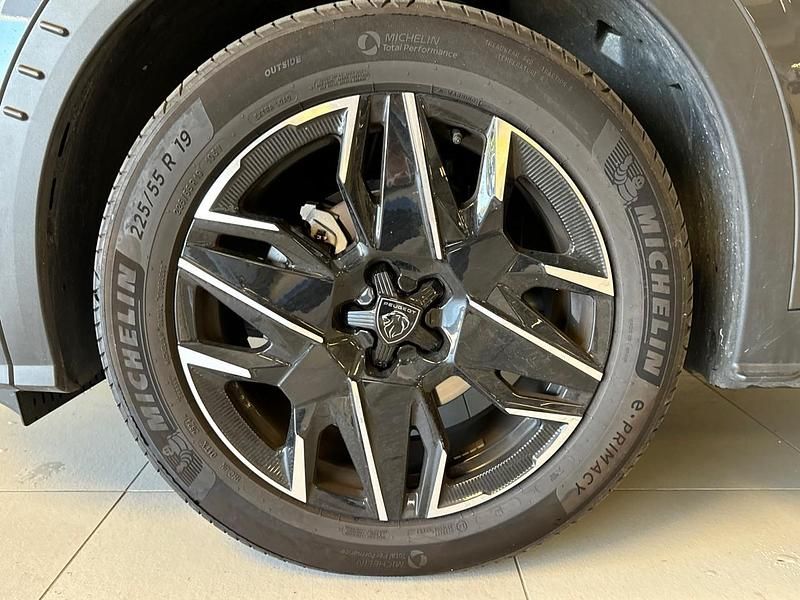 Usata Peugeot 3008 Allure 136 CV (100 kW) 2024 Grigio SUV