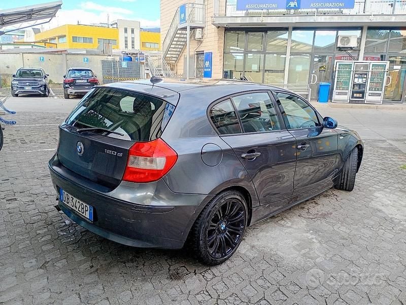 Usata BMW 120 163 CV (119 kW) 2006 Grigio Utilitaria