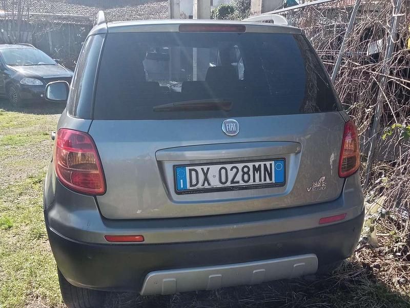 Usata Fiat Sedici Emotion 107 CV (78 kW) 2009 Argento SUV